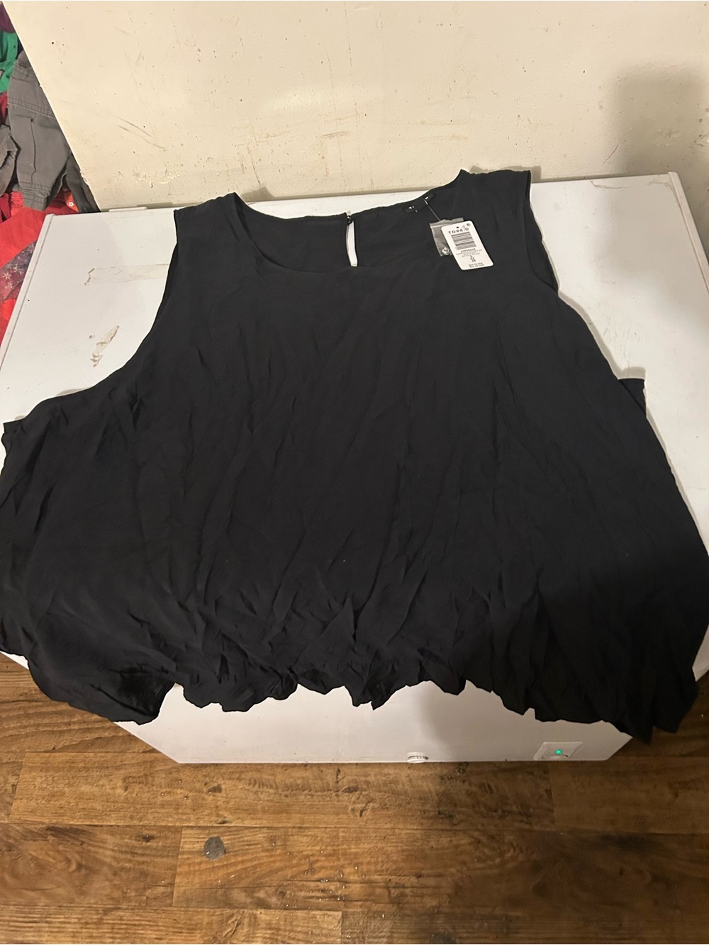 Torrid plus size tanks size 5 two new